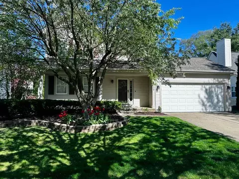 1420 Pond Vw, Wixom, MI 48393