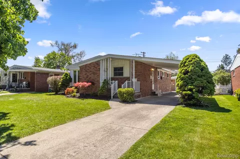 10048 Buckingham Ave, Allen Park, MI 48101