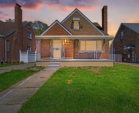 8588 Hartwell St, Detroit, MI 48228