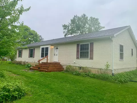 655 E Ridge St, South Lyon, MI 48178