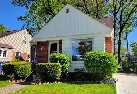 214 E Woodland St, Ferndale, MI 48220