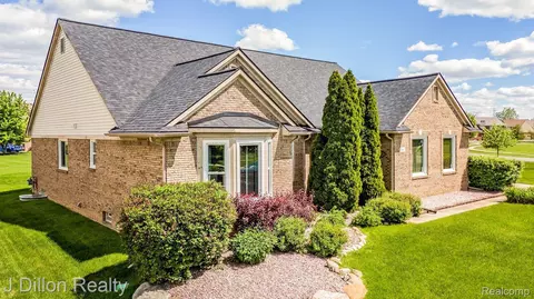 106 W Canford Park, Canton, MI 48187