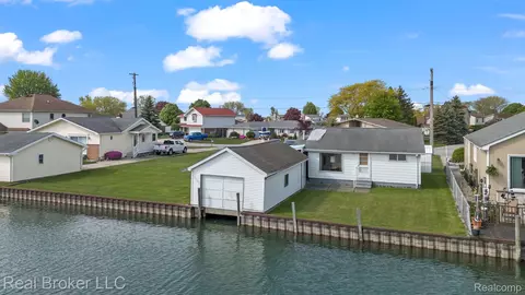 6486 Marina Dr, Clay, MI 48001
