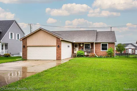 47706 Sugarbush Rd, Chesterfield, MI 48047