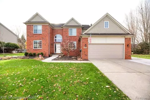 3177 Thimbleberry, Wixom, MI 48393
