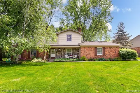 45170 Byrne Ct, Northville, MI 48167