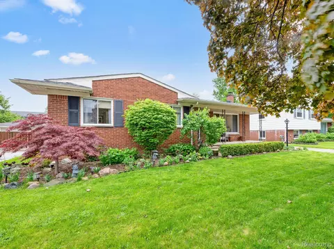 4818 Elmhurst Ave, Royal Oak, MI 48073