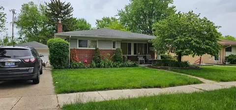 21296 Arcyle St, Clinton Township, MI 48035