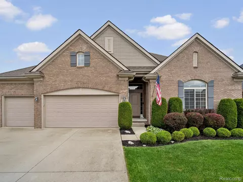 53693 Mary Ann Ln, New Baltimore, MI 48047