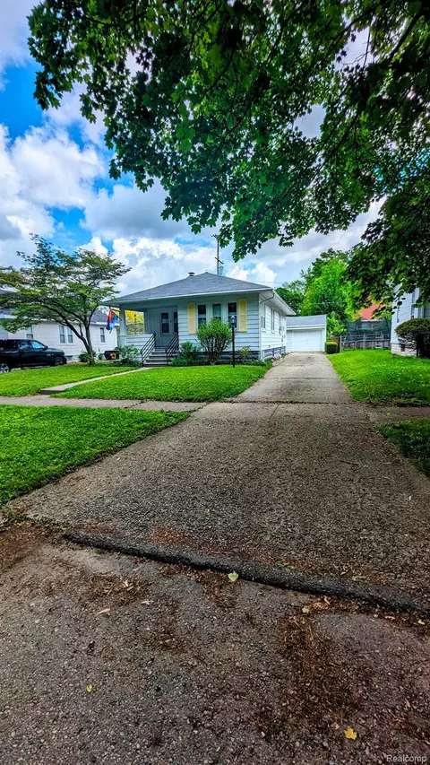 2050 Cartier St, Flint, MI 48504