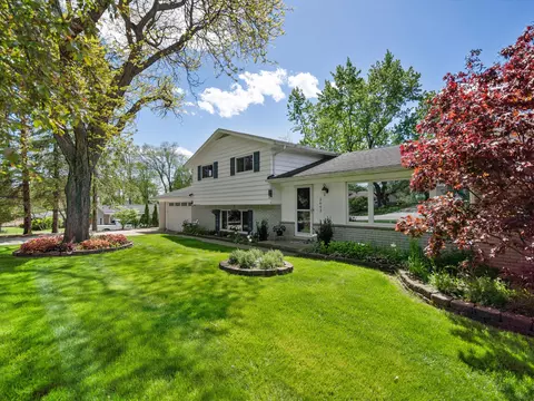 3642 Hi Lure Dr, Orion, MI 48360