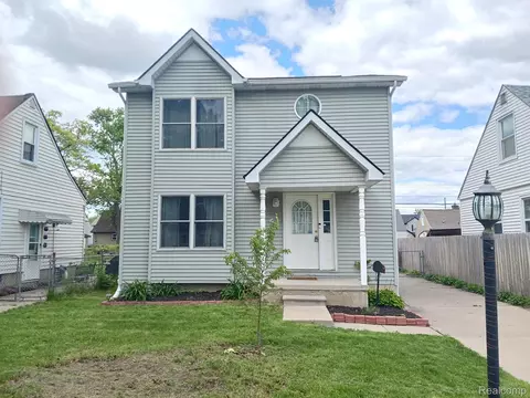 34024 Currier St, Wayne, MI 48184