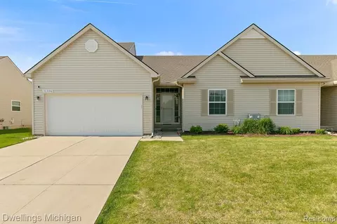 31596 Augusta Dr, Romulus, MI 48174