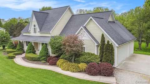 171 Donna Mae, Leonard, MI 48367