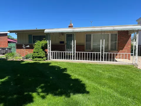 25602 Haskell St, Taylor, MI 48180