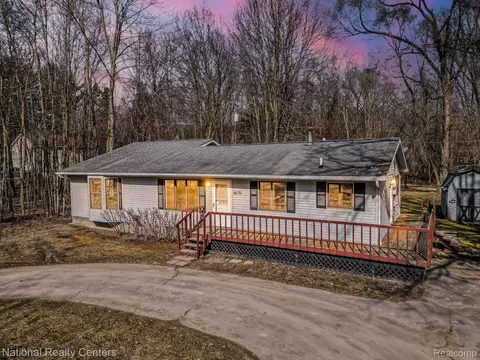 4476 W Allen Rd, Howell, MI 48855
