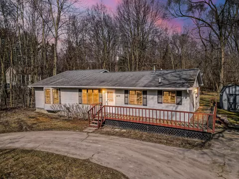 4476 W Allen Rd, Howell, MI 48855