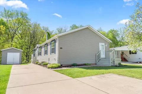 11780 Knollcrest Crt Ct, Green Oak, MI 48178