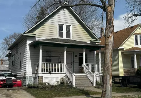 516 Poplar St, Wyandotte, MI 48192