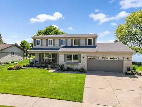 1822 Lyster Ln, Troy, MI 48085