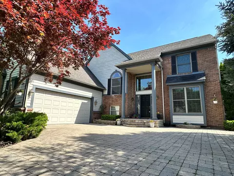 18137 Cascade Dr, Northville, MI 48168