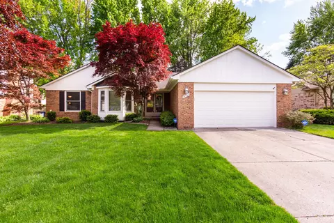 14540 Longview Dr, Sterling Heights, MI 48313