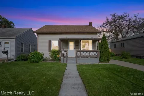 1231 7th St, Wyandotte, MI 48192