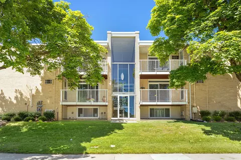 4909 Crooks Rd D4 D Rd #D4, Royal Oak, MI 48073