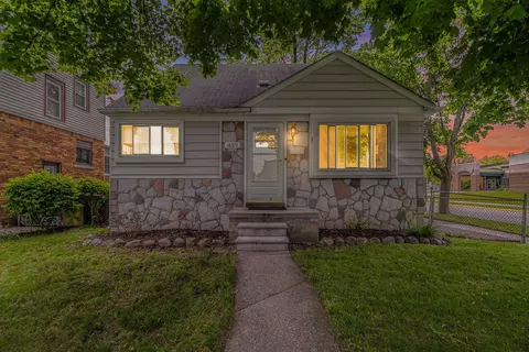 439 W Tacoma St, Clawson, MI 48017