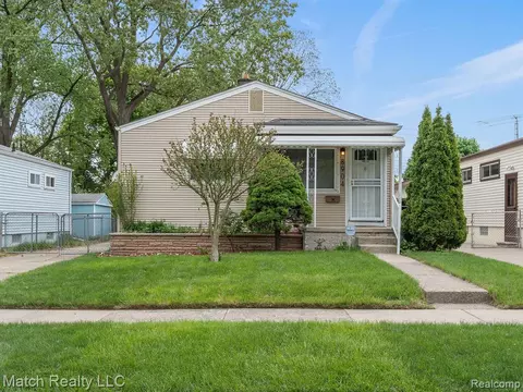 8904 Hugh St, Livonia, MI 48150