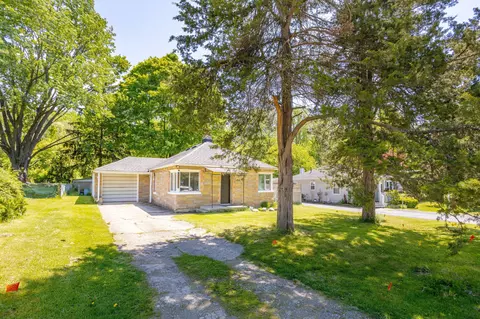 21706 Power Rd, Farmington Hills, MI 48336