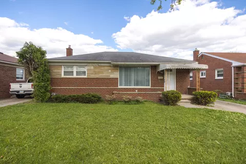 28226 Diesing Dr, Madison Heights, MI 48071
