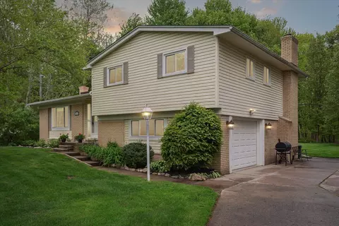 6859 Meldrum Rd, Ira, MI 48023