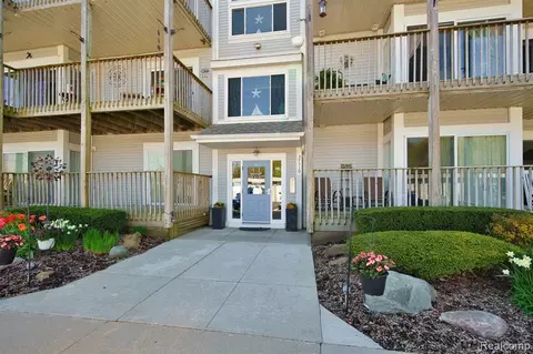 37510 Jefferson Ave #104, Harrison Township, MI 48045