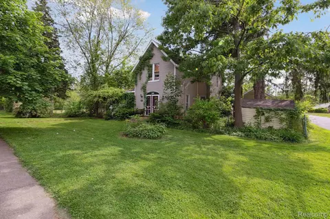 51389 Washington St, New Baltimore, MI 48047