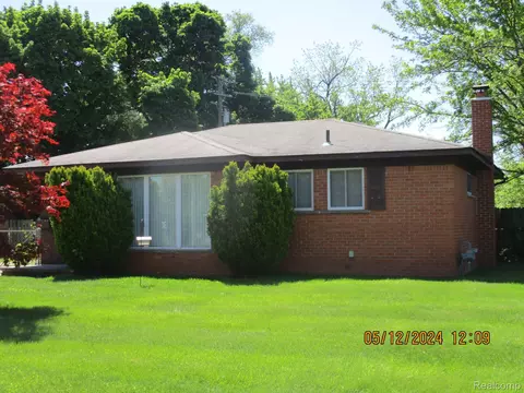 29839 John Hauk St, Garden City, MI 48135