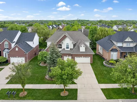 17070 Carriage Way, Northville, MI 48168