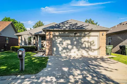 43082 Dante Ct, Sterling Heights, MI 48313