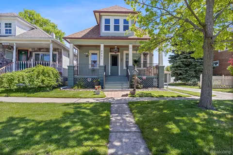 2451 9th St, Wyandotte, MI 48192