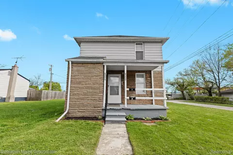 8206 Rivard Ave, Warren, MI 48089