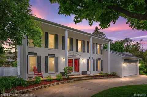 40505 Mill Road Crt Ct E, Novi, MI 48375
