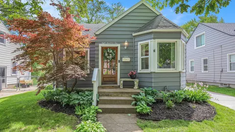 810 N Gainsborough Ave, Royal Oak, MI 48067