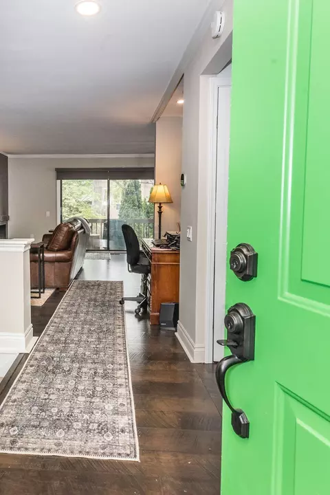 327 Willow Grove Ln, Rochester Hills, MI 48307