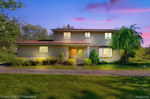 484 Rowe Rd, Milford, MI 48380
