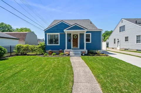 316 S Edgeworth Ave, Royal Oak, MI 48067