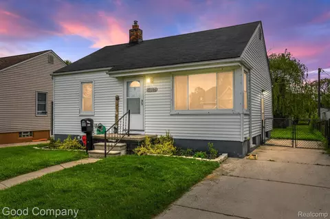 29386 Legion St, Roseville, MI 48066