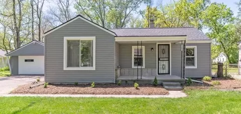 21601 Poinciana St, Southfield, MI 48033
