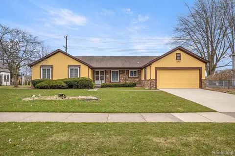 12236 Appletree Dr, Plymouth, MI 48170