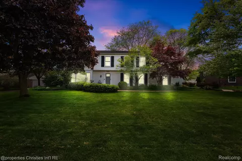 4335 Greenstown Dr, West Bloomfield, MI 48323