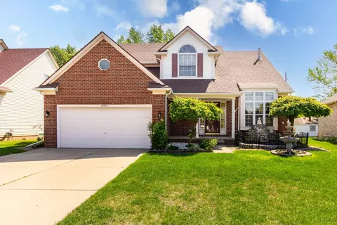 33548 Lamparter Dr, Sterling Heights, MI 48310